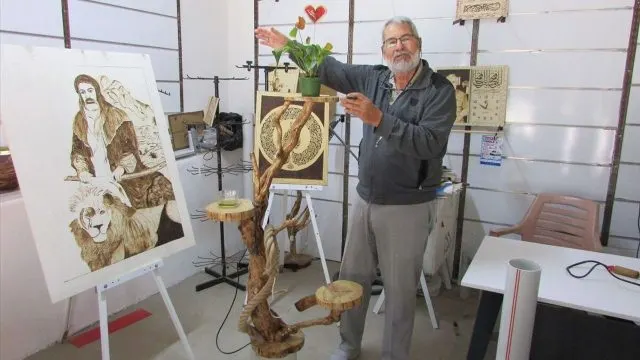 Emekli Memur, Atık Malzemeleri El Emeğiyle Sanat Eserine Dönüştürüyor