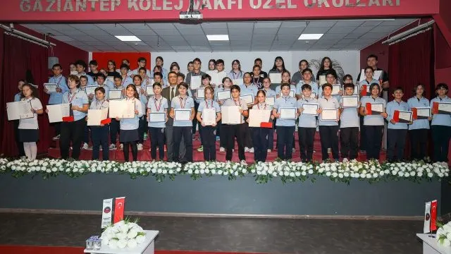 Gkv Öğrencileri Uluslararası Dil Başarılarını Sertifikalarıyla Taçlandırdı