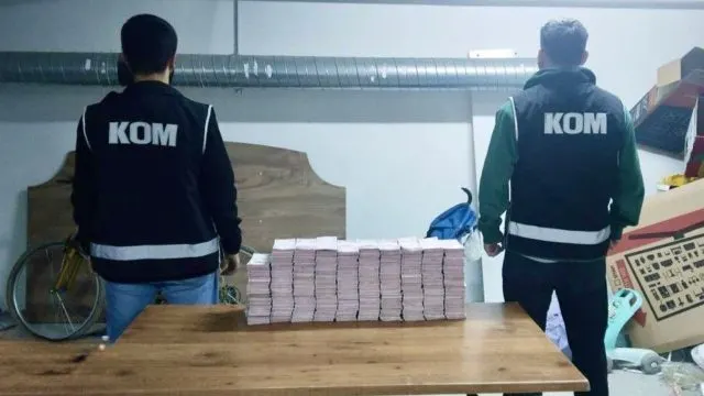 Mizan Operasyonu’nda Aranan Şüpheli Pendik’te Yakalandı: Evinden Milyonlarca Lira Çıktı